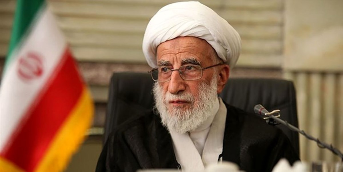 آیت‌الله جنتی: جامعه دانشجویی، دشمنان را از عداوت خود پشیمان سازند