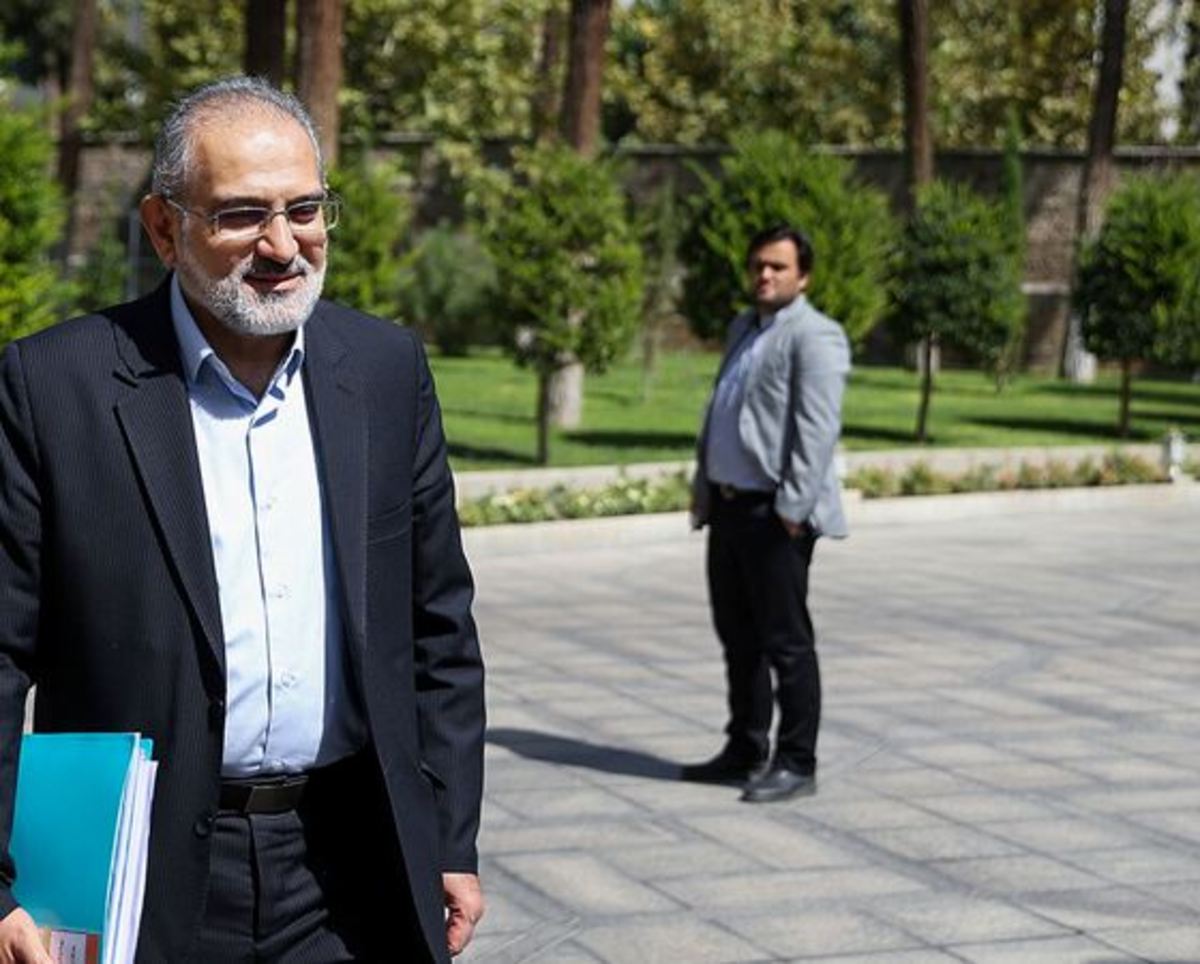 معاون پارلمانی رییس جمهور: افندی زاده یکی از گزینه‌های جدی تصدی وزارت راه است