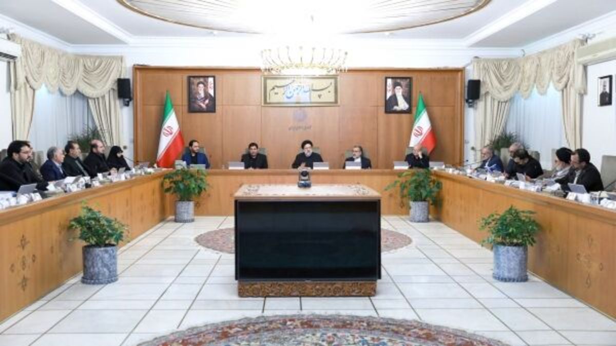 آیت الله رئیسی: بهبود وضع معیشت مردم از اولویت‌های بودجه ۱۴۰۲ است