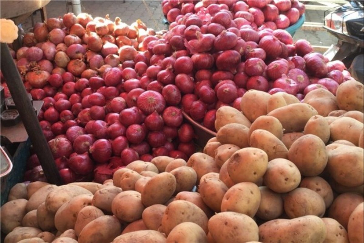 ارزانی ۱۵ درصدی گوجه، پیاز و سیب‌زمینی