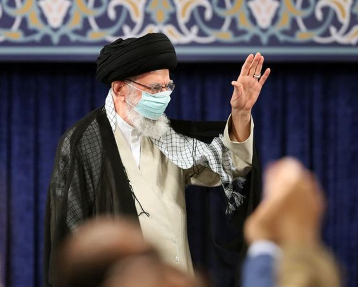 دیدار جمعی از بسیجیان با رهبر معظم انقلاب اسلامی آغاز شد