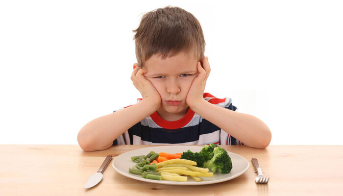 اثر روانی منفی بر روی کودکان با بزور غذا دادن به آن‌ها
