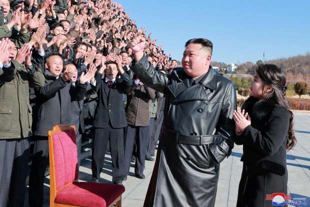 حرکت نمادین رهبر کره شمالی که همه راشگفت زده کرد/آیا دختر کیم جونگ اون جایگزین او می‌شود؟