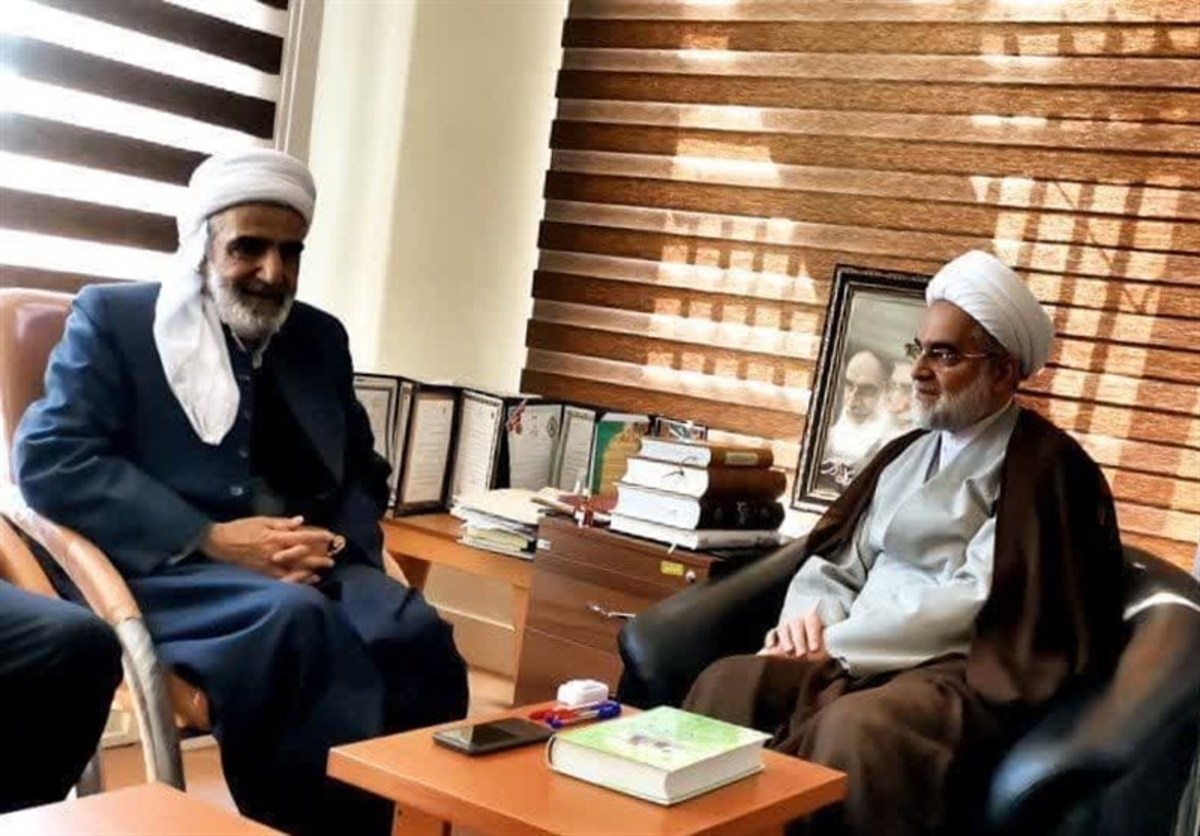 نماینده، ولی فقیه در استان کردستان: تکریم عالمان دینی را وظیفه می‌دانم