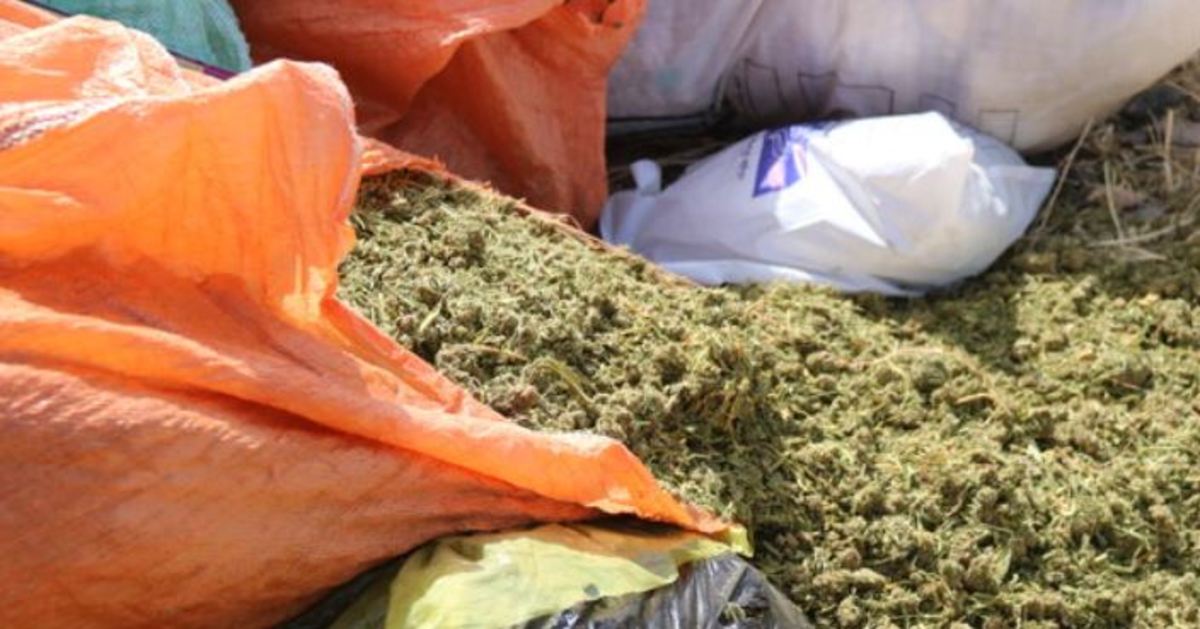 ۲ قاچاقچی با پراید حامل مواد مخدر دستگیر شدند