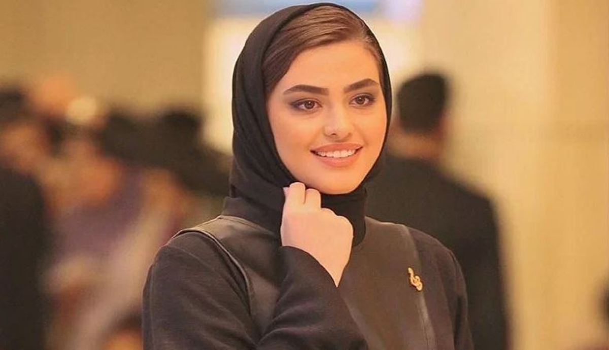 شوکه شدن کاربران مجازی از دیدن مادر ریحانه پارسا در ترکیه + عکس