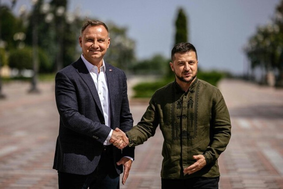 زلنسکی وارد لهستان شد