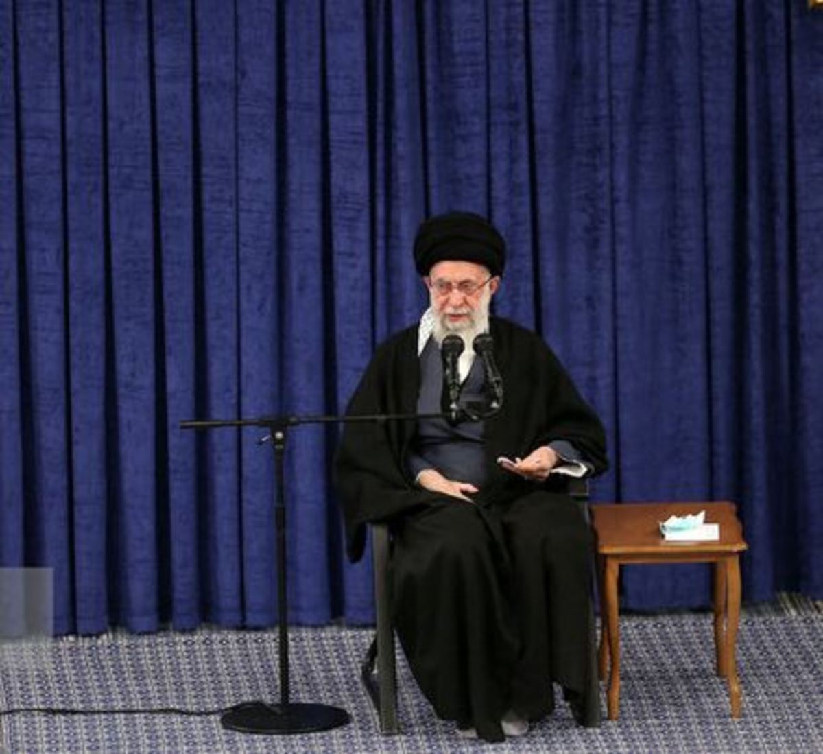 دیدار شاعران و اساتید ادبیات فارسی با رهبر انقلاب