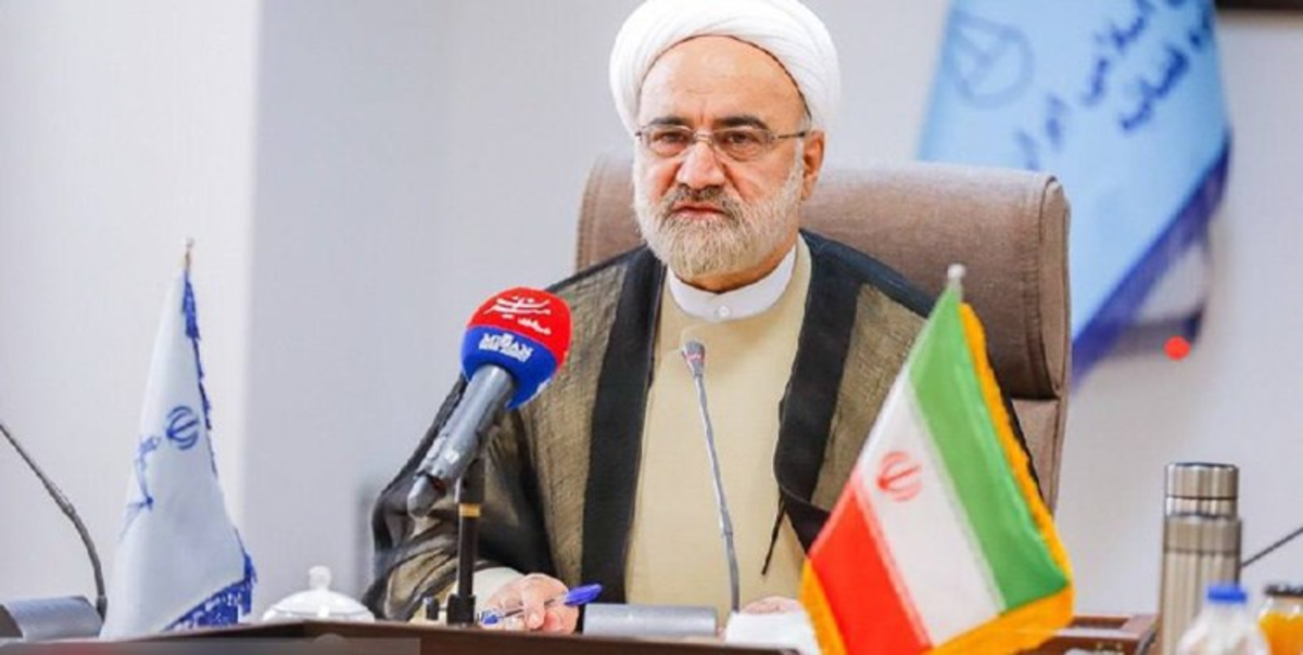 اختلاف افکنان مرکز وکلا و کانون‌های وکلا خائن هستند