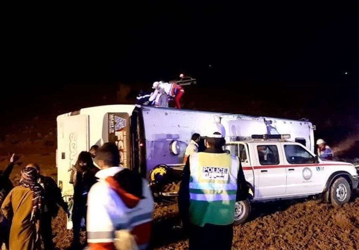 ۵ کشته در حادثه واژگونی اتوبوس مشهد- زابل در محور بیرجند- سربیشه