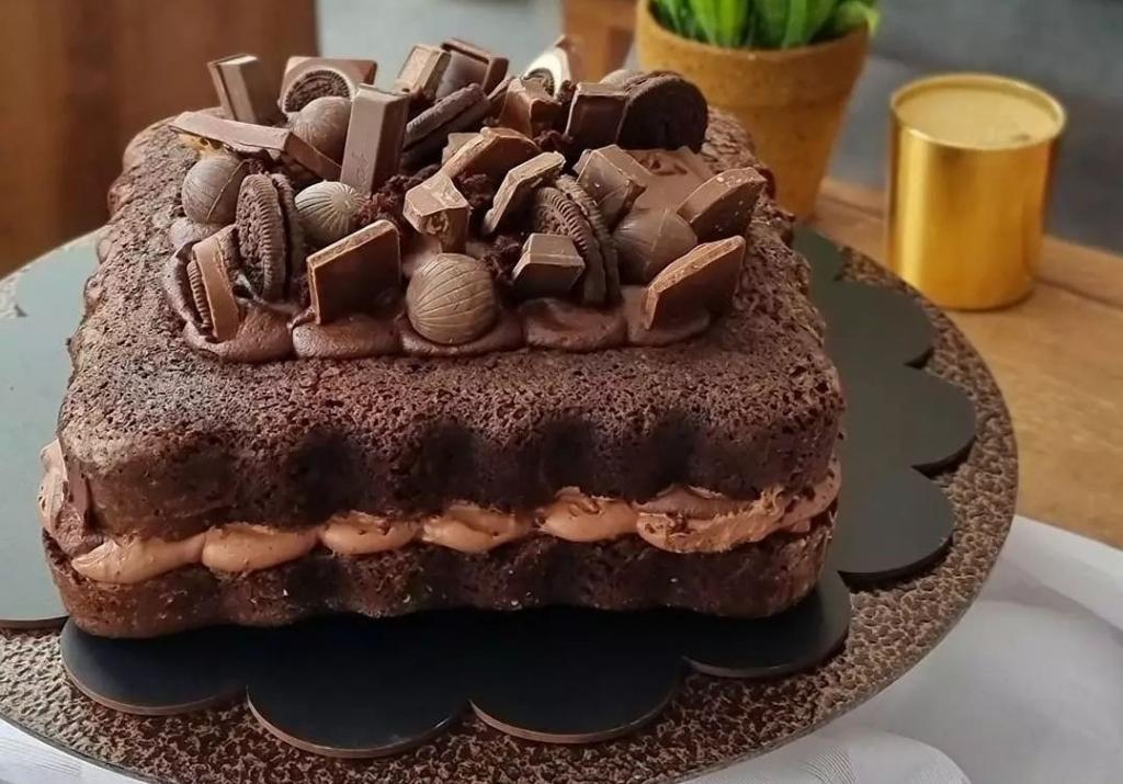 دستور پخت کیک شیفون شکلاتی برای تولد و مهمانی