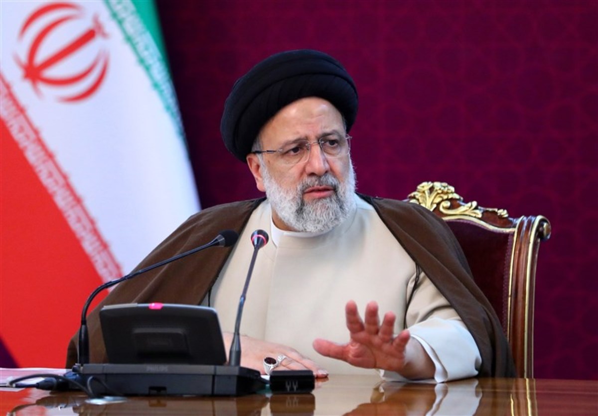 رئیسی: دستگاه‌های نظارتی با تخلفات موجود در زمینه تغییر غیرقانونی قیمت کالا‌ها برخورد کنند