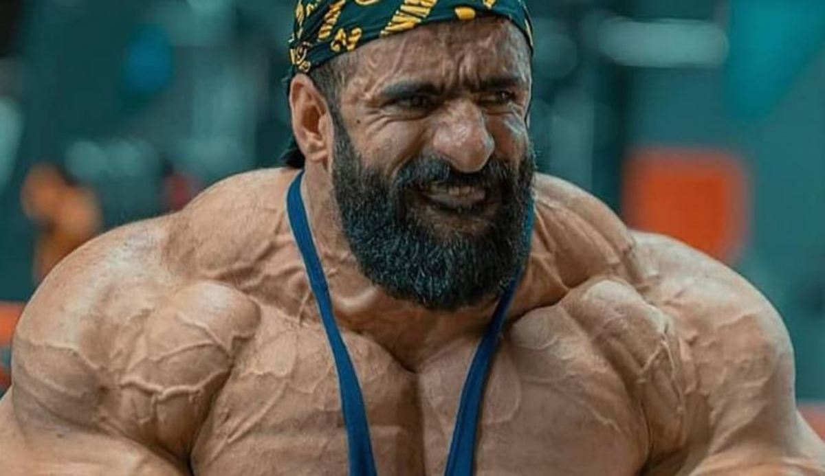 چهره متفکر و تغییر کرده هادی چوپان با انگشترها و تسبیح خاص + عکس