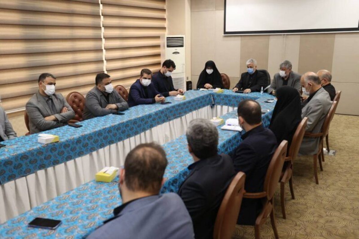نشست وزیر ورزش در خصوص حضور بانوان در استادیوم