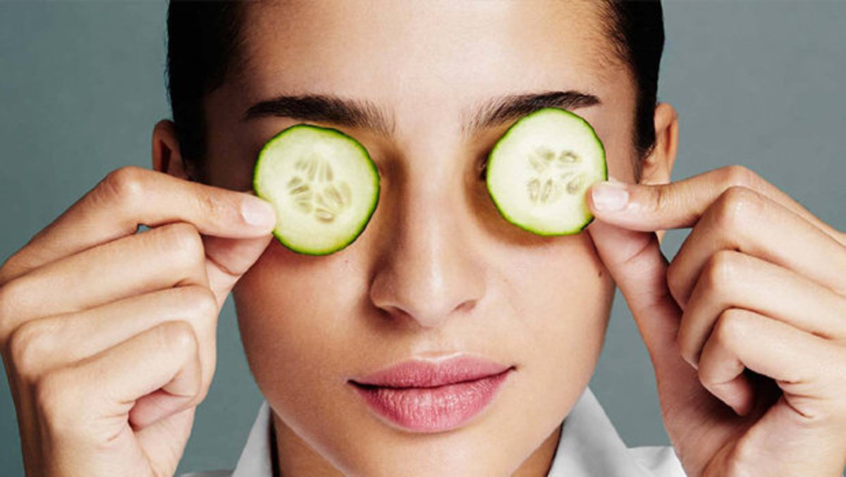 راه‌های ارزان و ساده برای برطرف کردن ورم و خستگی چشم