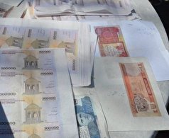 کشف چک پول‌های تقلبی و انواع دستگاه چاپ اسکناس در شیراز