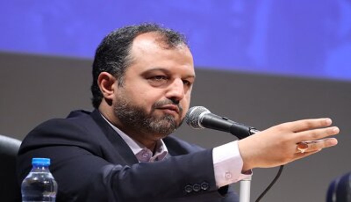 خاندوزی: درمورد عرضه خودرو در بورس هرچه وزیر صمت بگوید