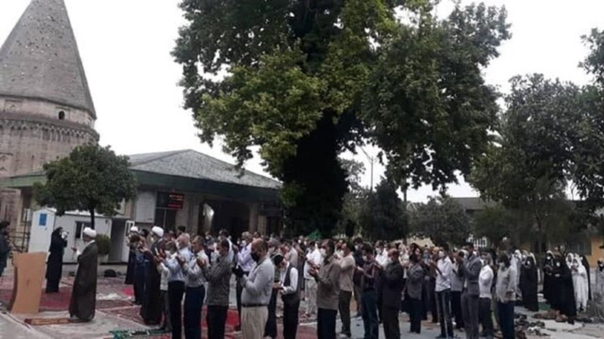 اقامه نماز عید فطر در ۲۴۰ امامزاده مازندران