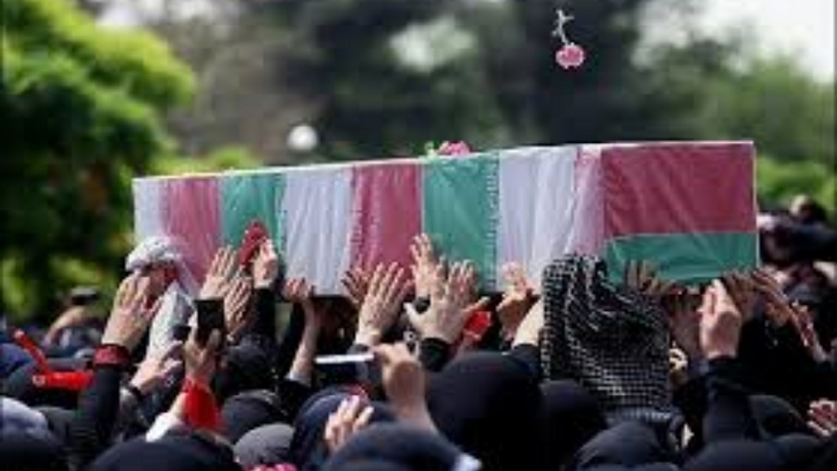 تشییع پیکر پدر شهید رسول طاهرخانی در تاکستان