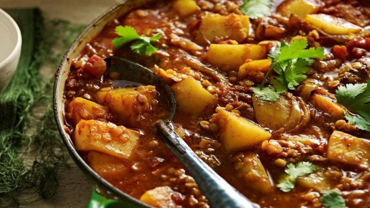 دستور پخت خورشت خاص و بی نظیر دال عدس به سبک جنوبی‌ها