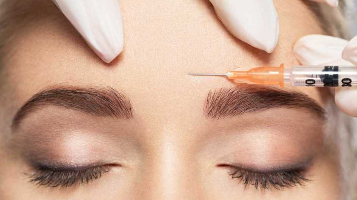 چرا نباید قبل از ۳۰ سالگی بوتاکس انجام دهیم؟