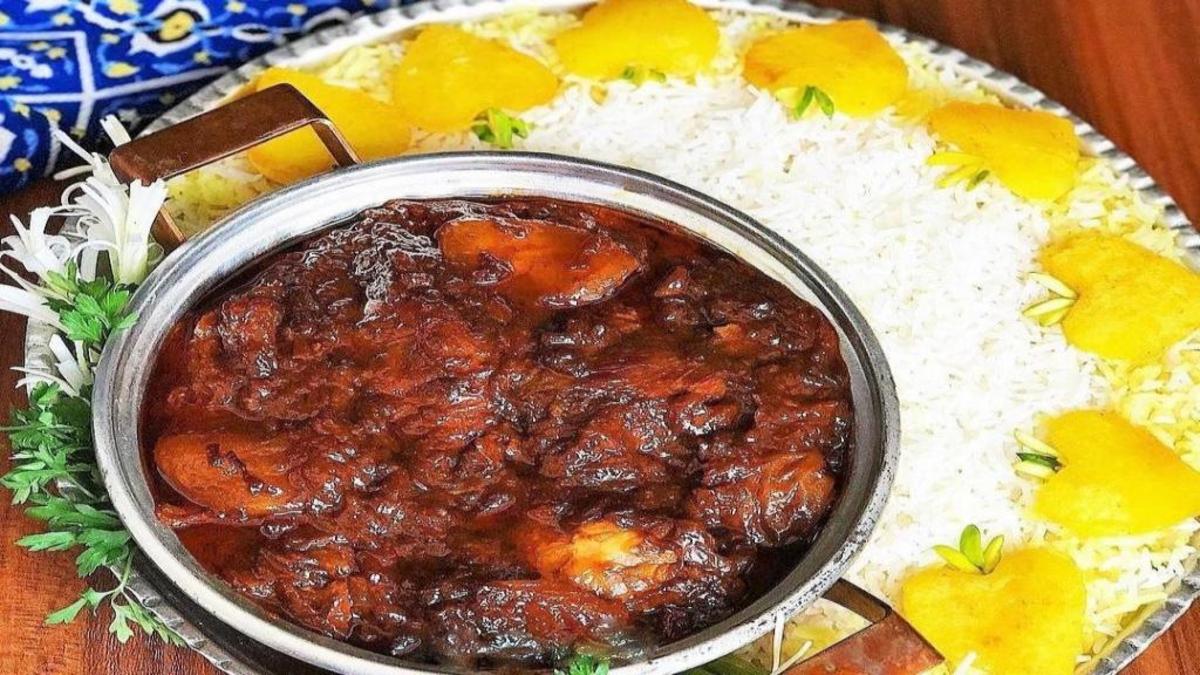 دستور پخت خورشت مرغ و آلو لذیذ و جا افتاده به سبک شمالی‌ها