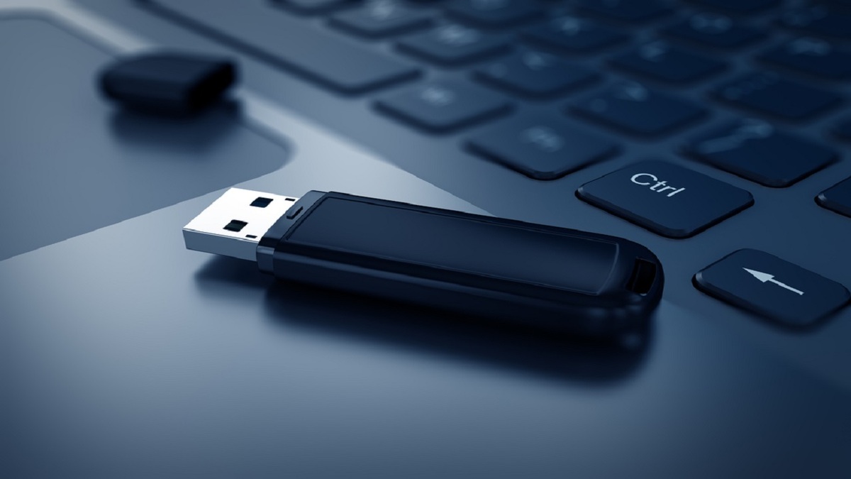 سناریو‌های خطرناک مانند احتمال انفجار با اتصال USB ناشناخته