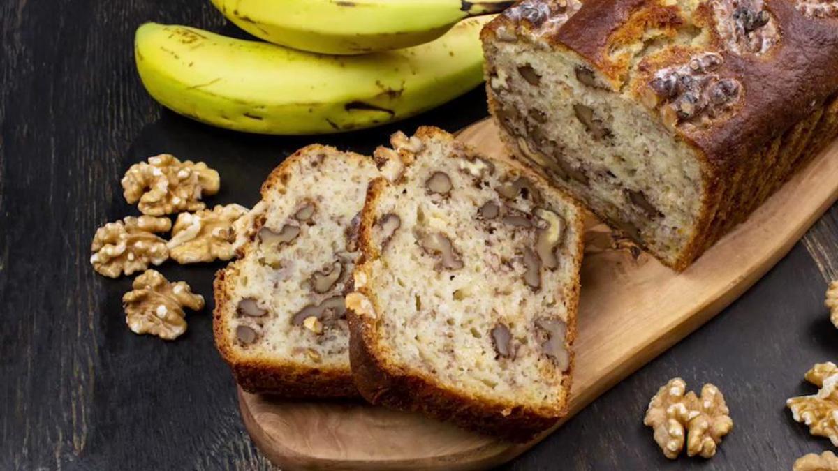 رسپی کیک لطیف و خوش طعم با موز و گردو