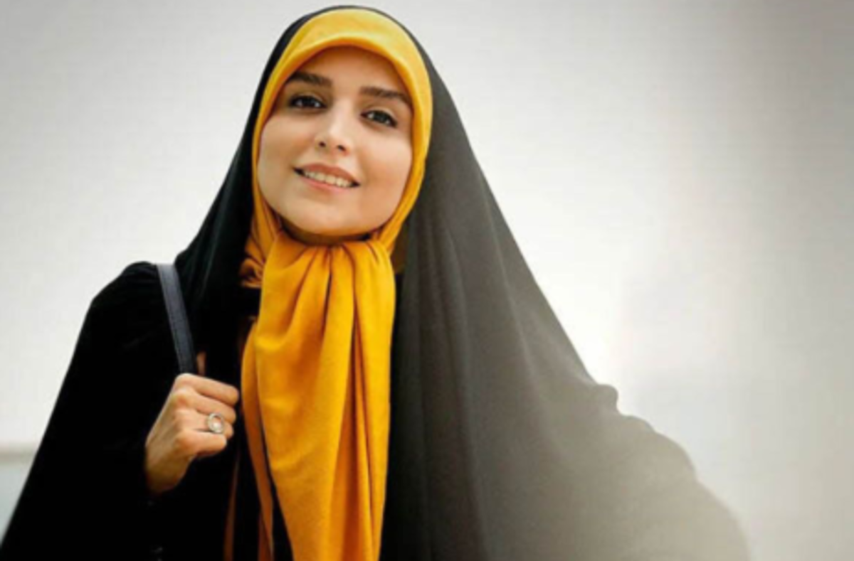 عکس منتشر شده از خانم مجری با سیس عقاب!