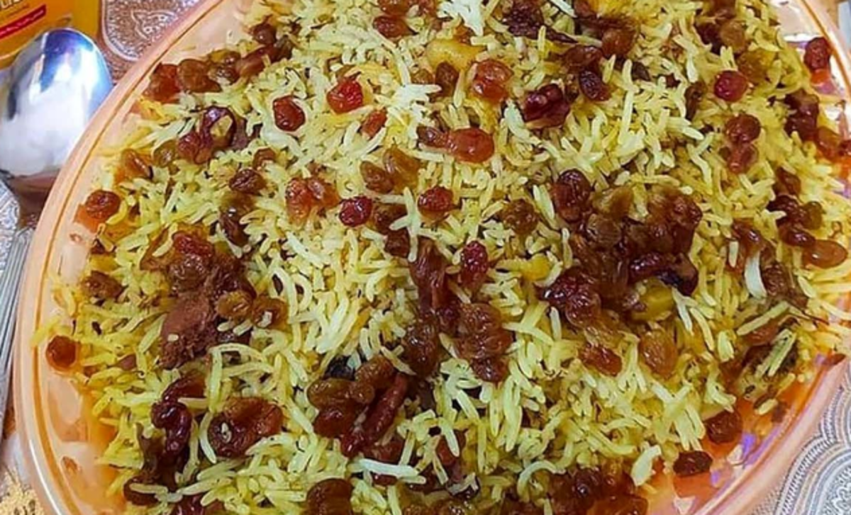 صفر تا صد نکات تهیه و پخت کشمش پلو مجلسی به سبک مازندرانی