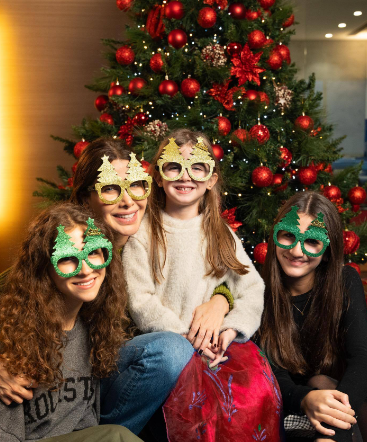 عکس| استایل کریسمسی نانسی عجرم و دخترانش عکس| استایل کریسمسی نانسی عجرم و دخترانش