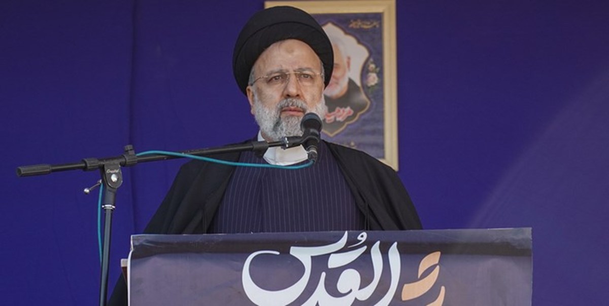 دلیل کینه از نام، راه و حتی زائران حاج قاسم این بود که او زیر میز دشمنان زد