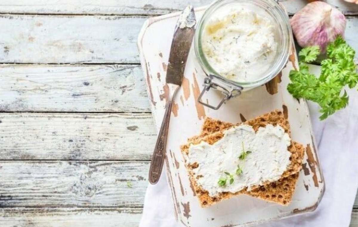 طرز تهیه پنیر خامه‌ای؛ ساده و کاربردی