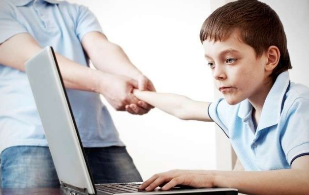 چگونه سلامت روان کودکمان را ایمن نگه داریم؟