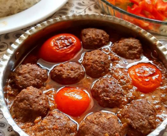 طرز تهیه کوفته مرغ با سس مخصوص به سبک گیلانی‌ها