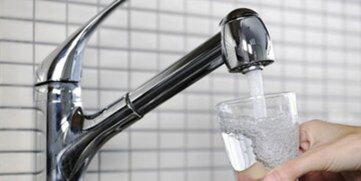 قطعی آب بدلیل پوسیدگی و شکستگی خط انتقال در بندرعباس
