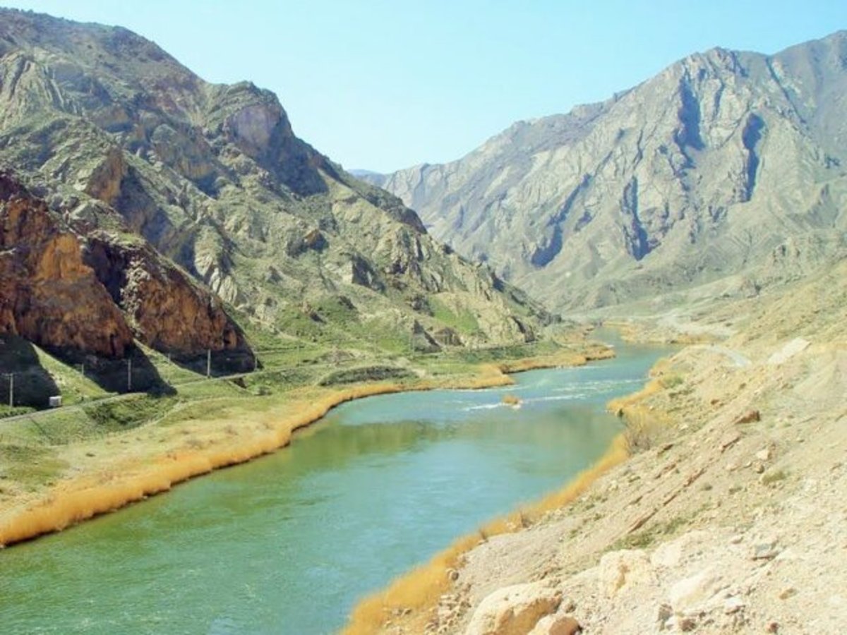 اجرایی طرح آبخوان در بستر رودخانه باهوکلات دشتیاری