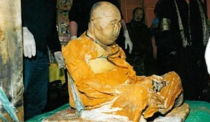 راهبان ژاپنی که نهایت ازخودگذشتگی را با مومیایی کردن خود به تصویر کشیدند