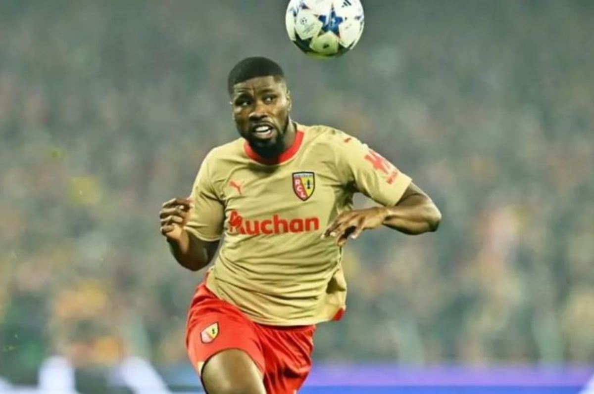 باواریایی‌ها برای تقویت خط دفاعی خود به لیگ فرانسه نظر دارند