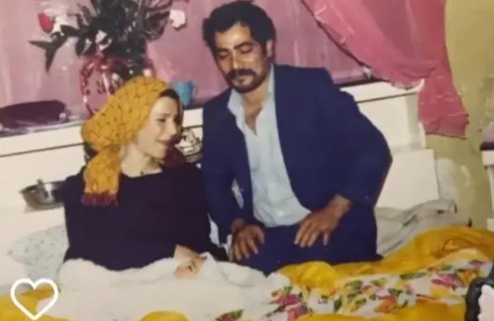عکس قدیمی از نوزادی تتلو در کنار پدر ومادرش