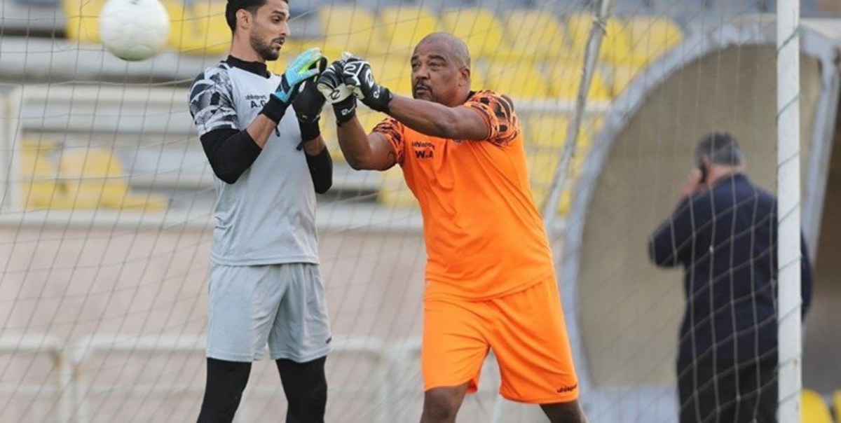 مربی پرسپولیس در راه لیگ ستارگان قطر