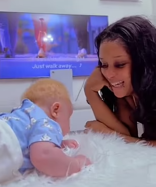 تولد اعجاب انگیز یک نوزاد زال با مو‌های زنجبیلی از پدر و مادری سیاهپوست!