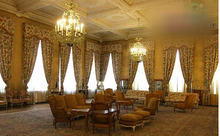 عکس‌های دکوراسیون محشر اتاق‌های مادر شاه پهلوی / کاخ ملکه مادر هنوز مدرن است!