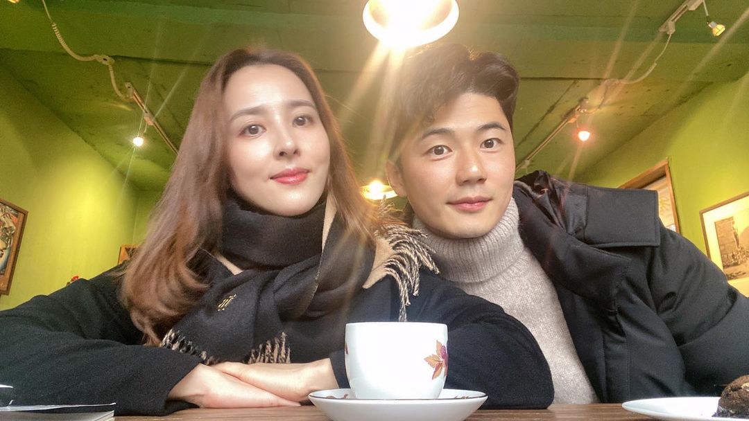 عکس/ بازیگر محبوب کره‌ای و همسرش در کافه