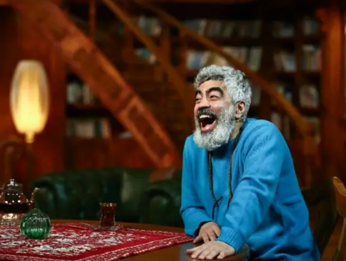 ظاهر پیر و دل جوون سروش صحت توجه مخاطبان را جلب کرد ظاهر پیر و دل جوون سروش صحت توجه مخاطبان را جلب کرد