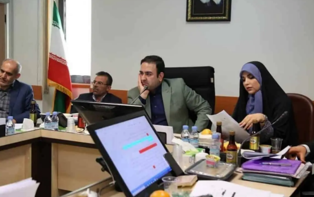 مشت محکم خانم مجری بر دهان منتقدانش