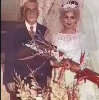 عجیب‌ترین دسته گل عروس رو در دستان شمسی فضل اللهی ببینید!