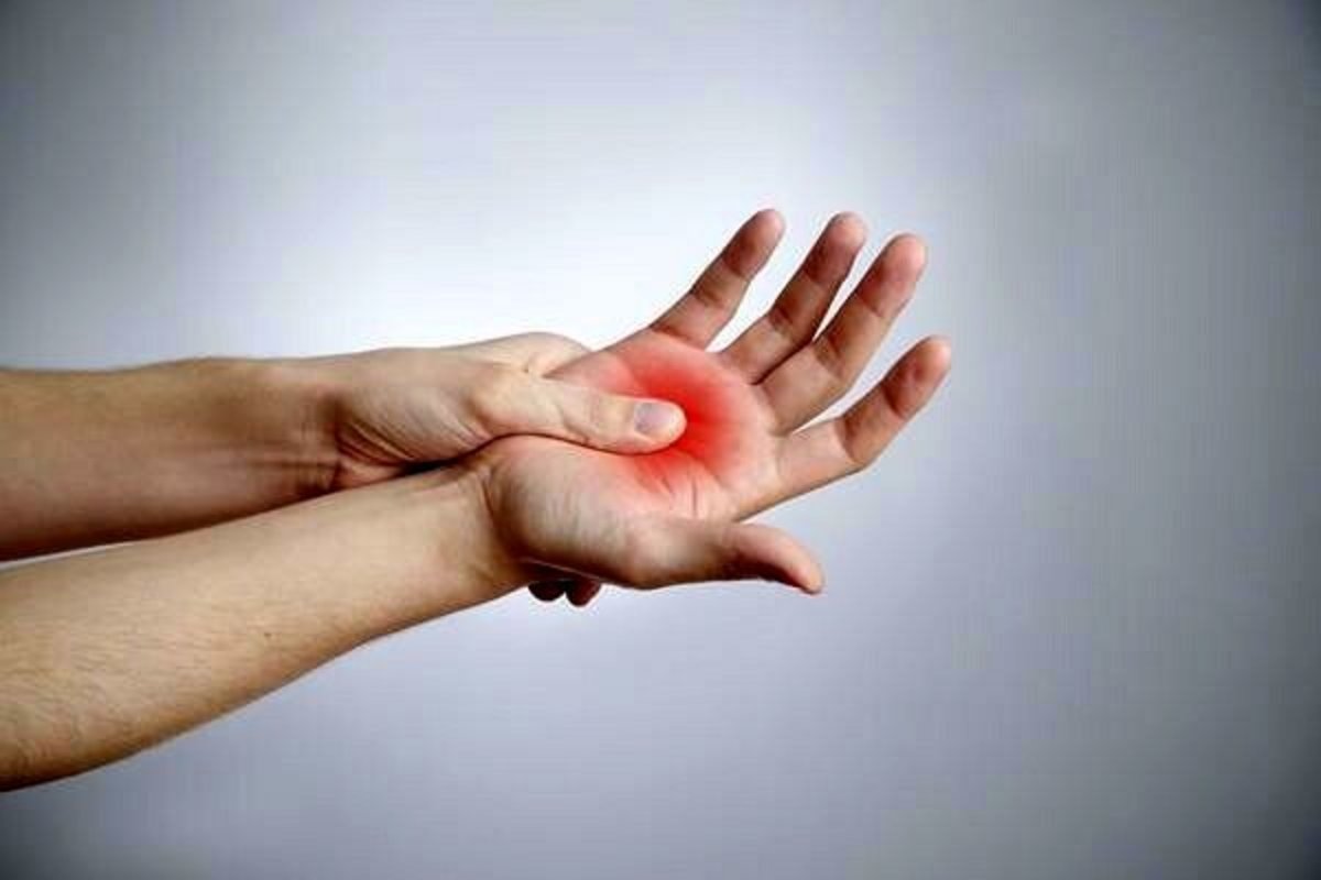 التهاب کف دست چه دلایلی دارد؟