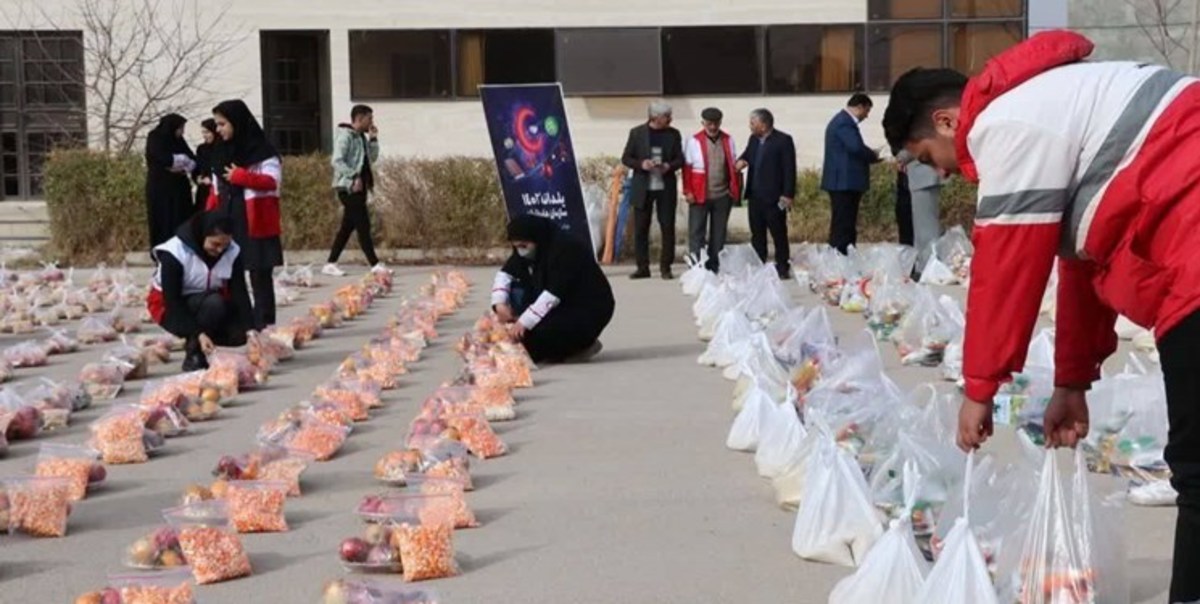 توزیع بیش از ۱۷ هزار بسته یلدانه توسط هلال‌احمر