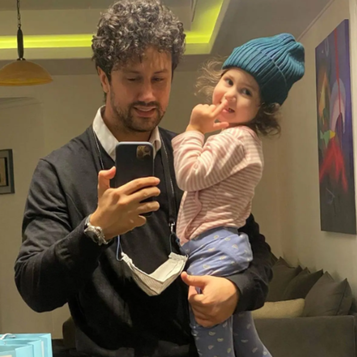 استایل کریسمس نبات کوچولو دل آقای بازیگر را شدیدا می‌برد!